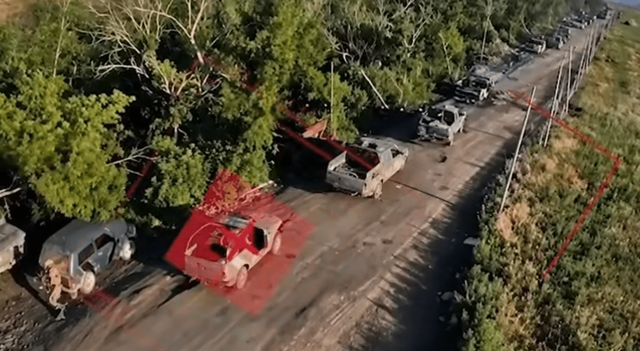 VIDEO: Azovi pataljoni droonid ründasid Vene kolonni ligi 20 km rindejoonest