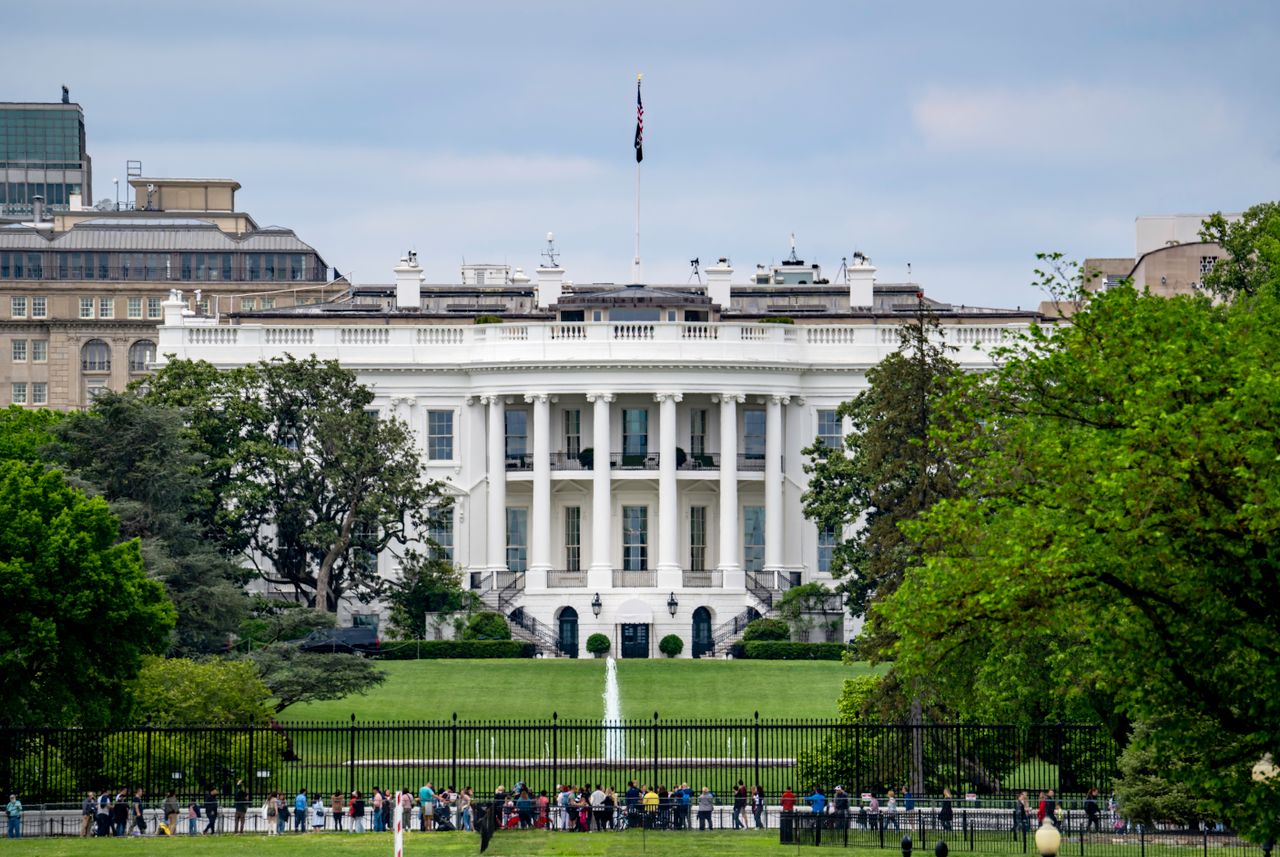 Trump directs $875 million for White House renovations without Congressional approval