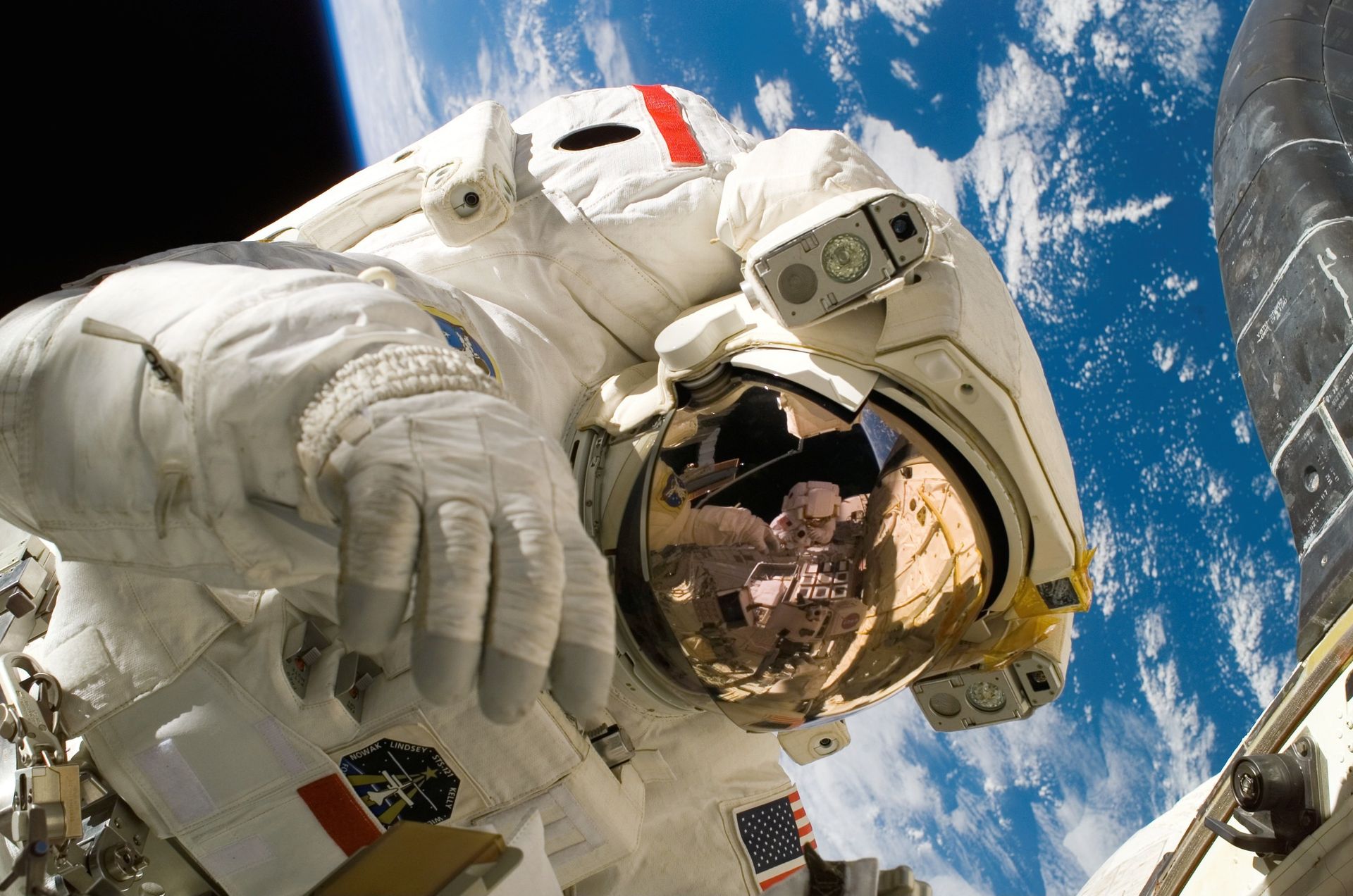 NASA astronaut recalls Mir station crisis: Russian cosmonaut took blame for collision