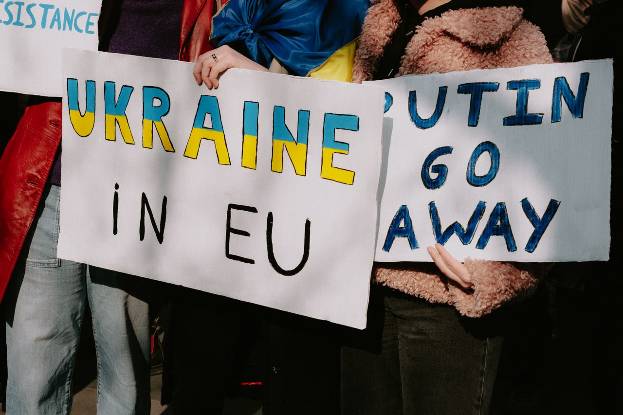 EU signs defence industrial partnership with Ukraine, launches drone alliance