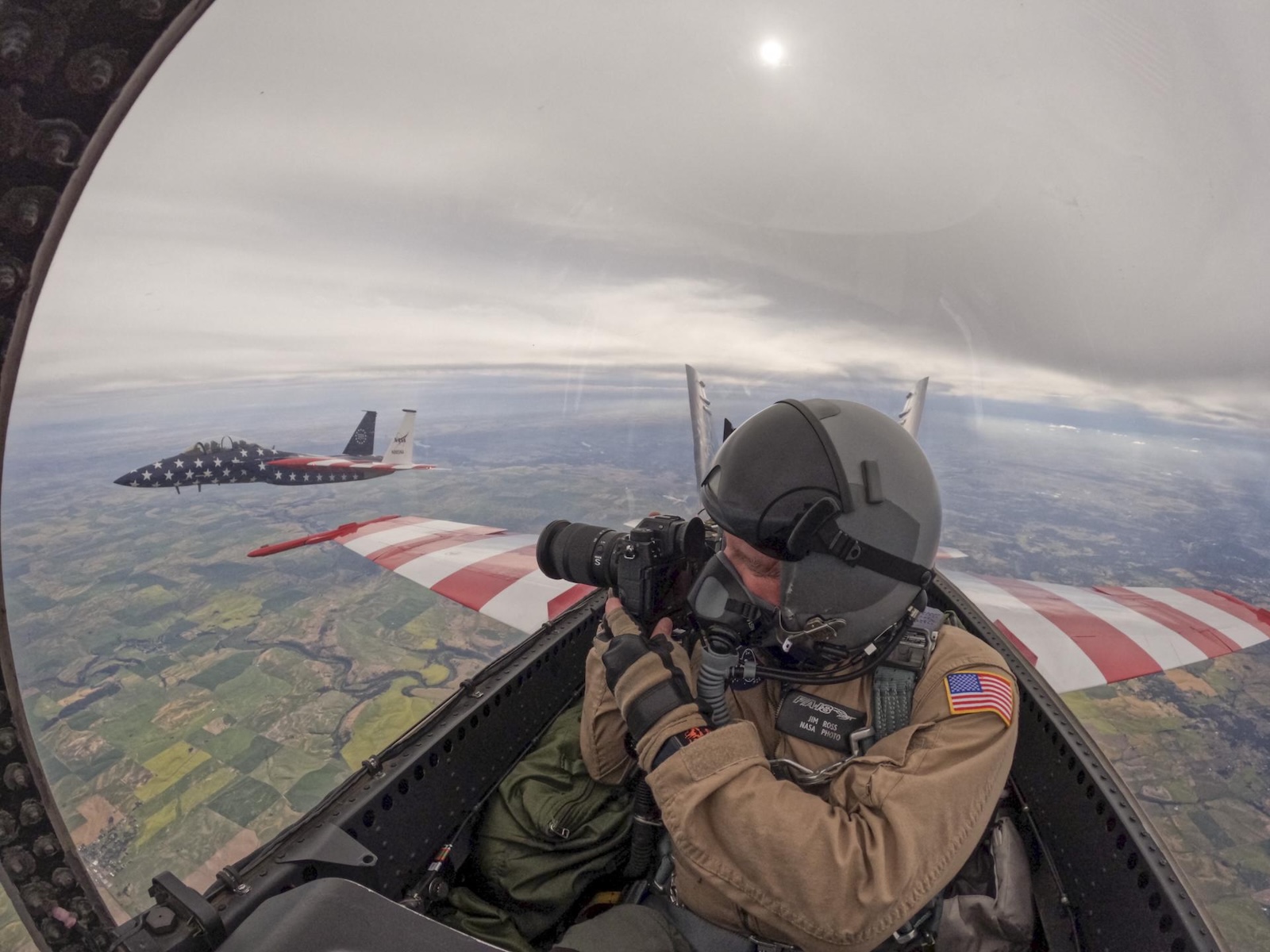 NASA Photographer Captures Images from F-18 Over Washington