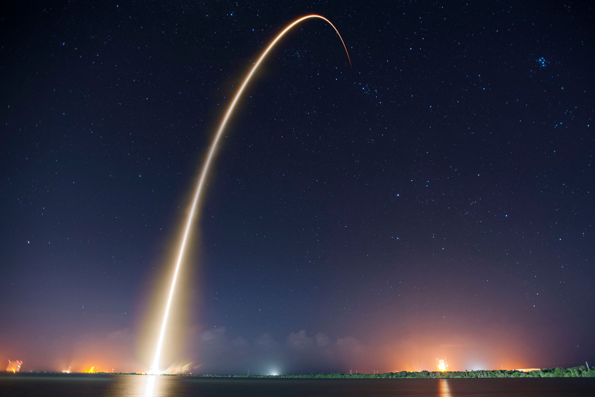 SpaceX tahab rakette kasutada ka Maal kauba vedamiseks