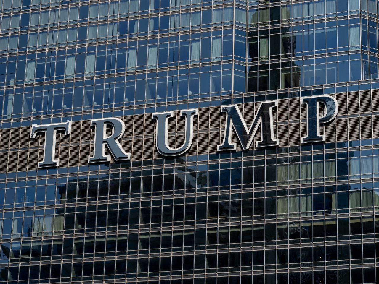 Media outlets sue Trump over Truth Social restrictions